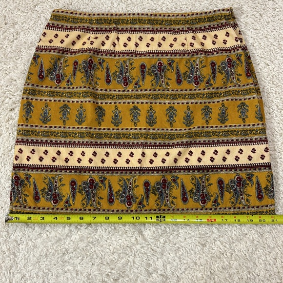 BOSTON PROPER 10 lightweight corduroy paisley mini skirt, yellows/blues/reds EUC - Picture 5 of 6